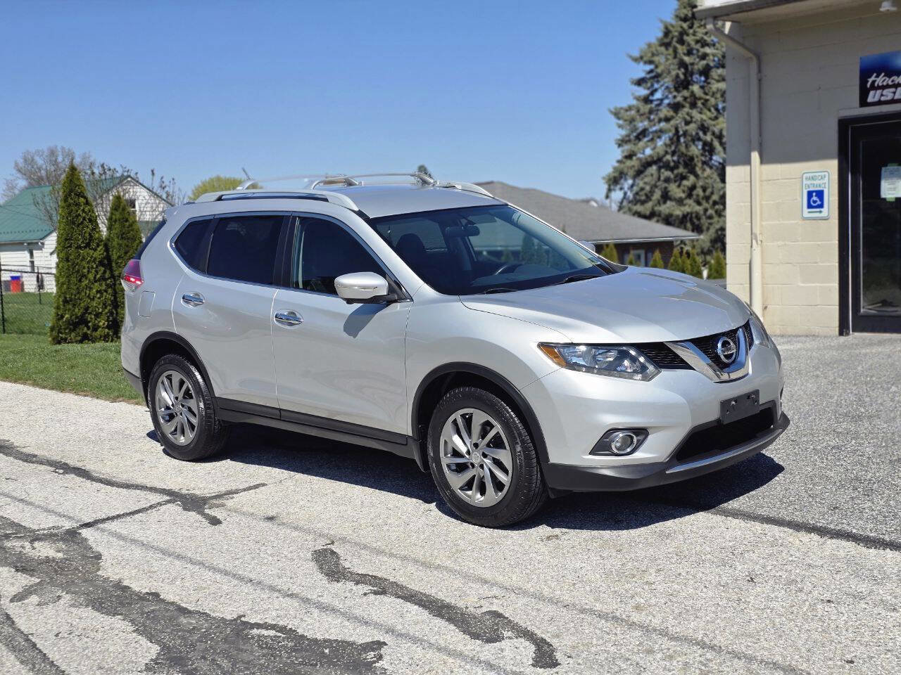 Used 2015 Nissan Rogue SL image 2