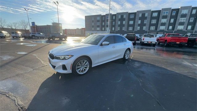 Used 2024 BMW 330i xDrive Sedan w/ Premium Package image 4
