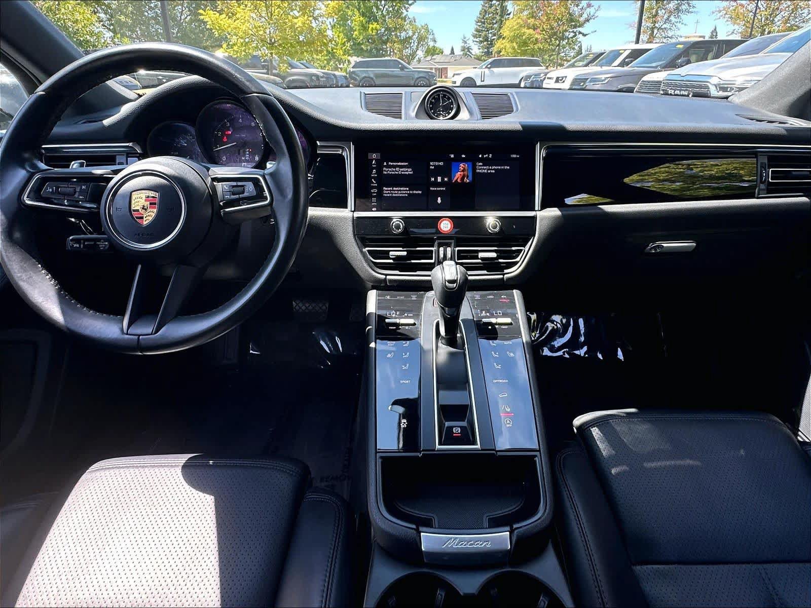 Used 2023 Porsche Macan AWD/4WD image 15
