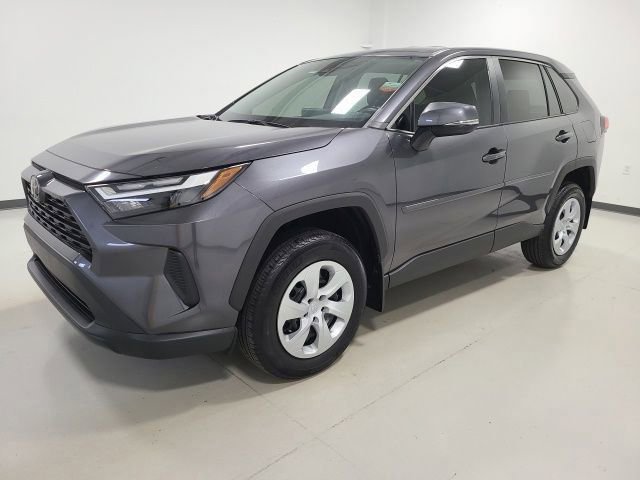 Used 2024 Toyota RAV4 LE AWD/4WD image 8