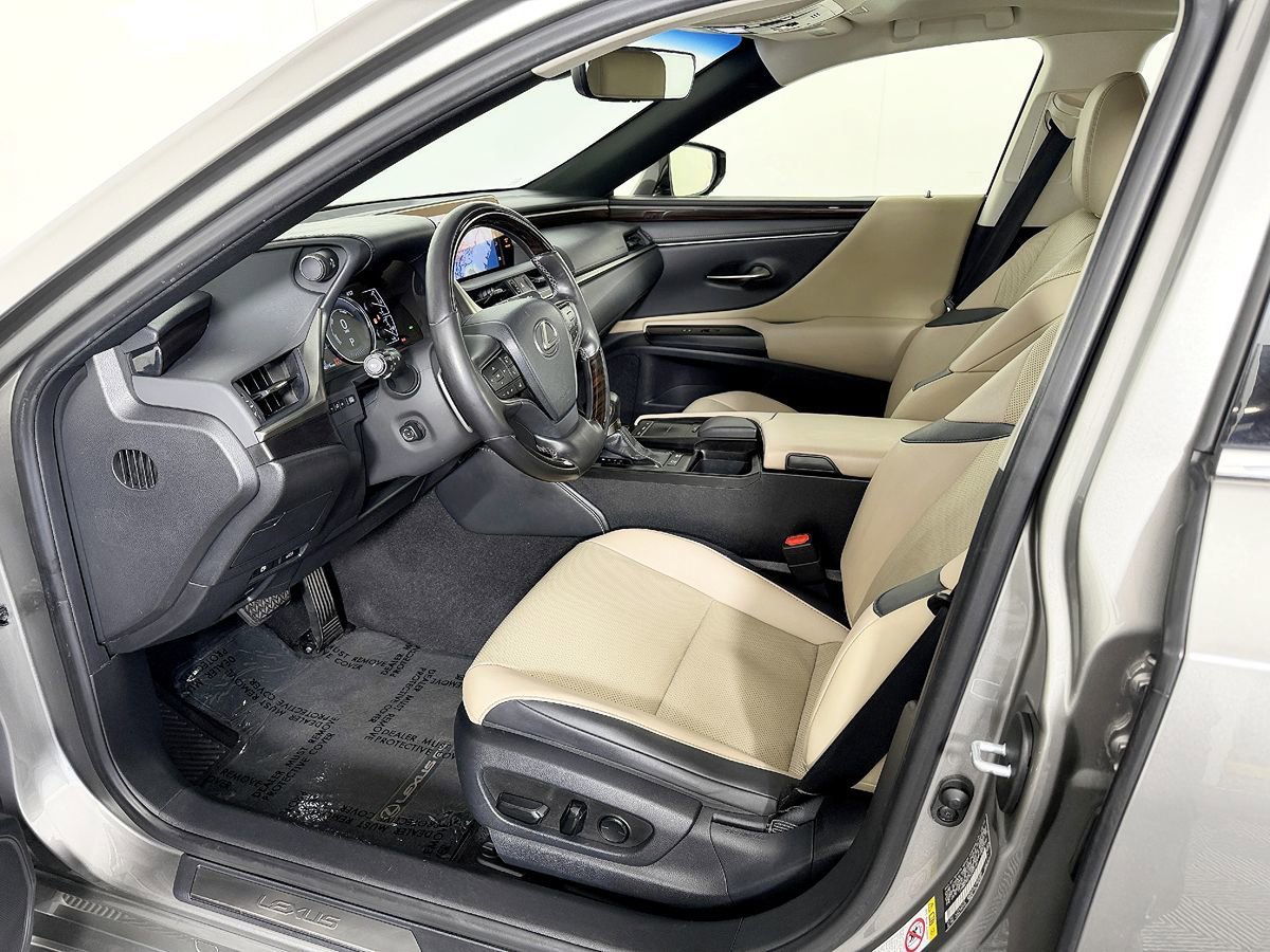 Used 2019 Lexus ES 300h w/ Premium Package FWD image 33