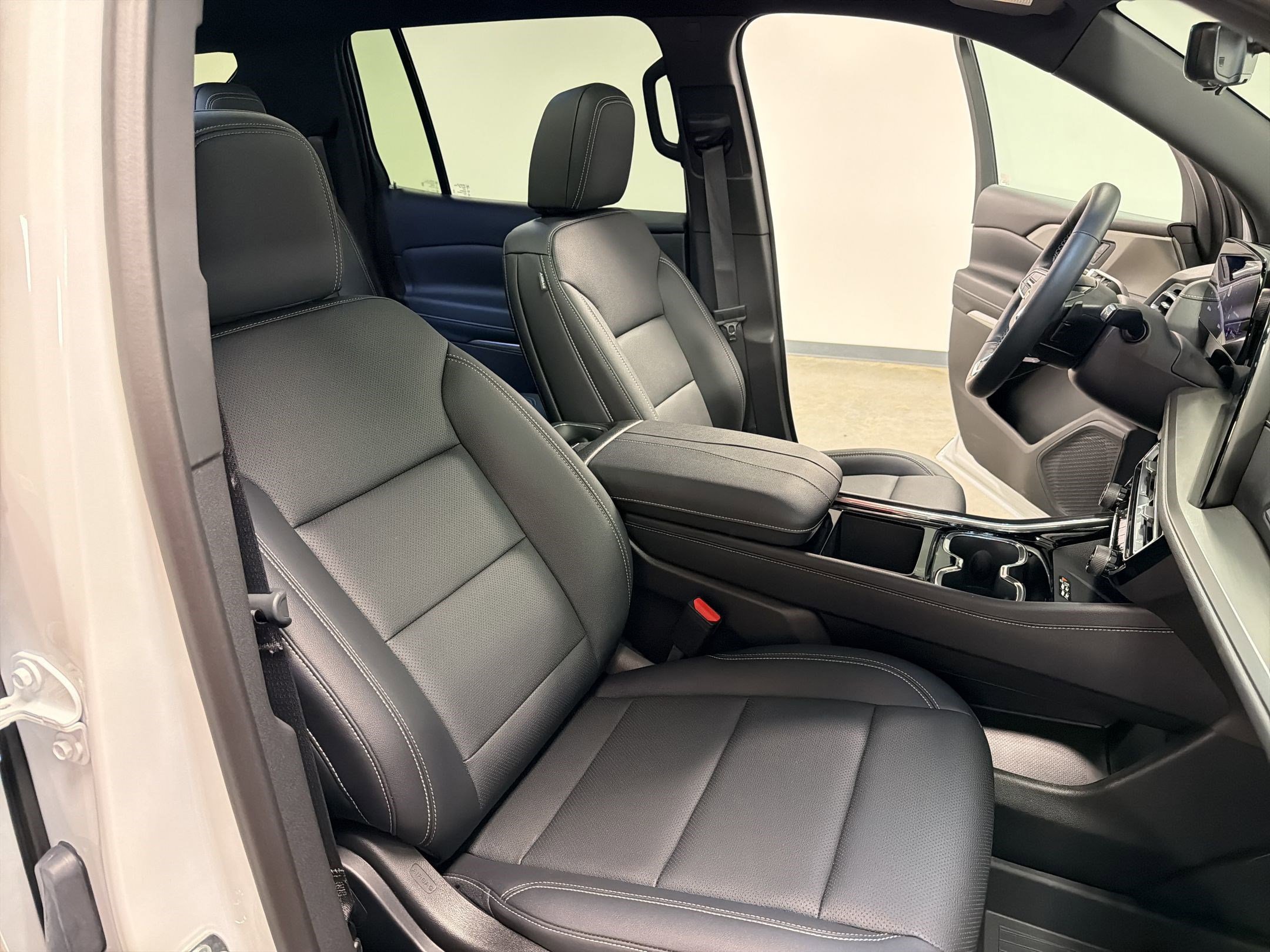 New 2026 Chevrolet Traverse LT w/ Sun and Wheel Package image 31