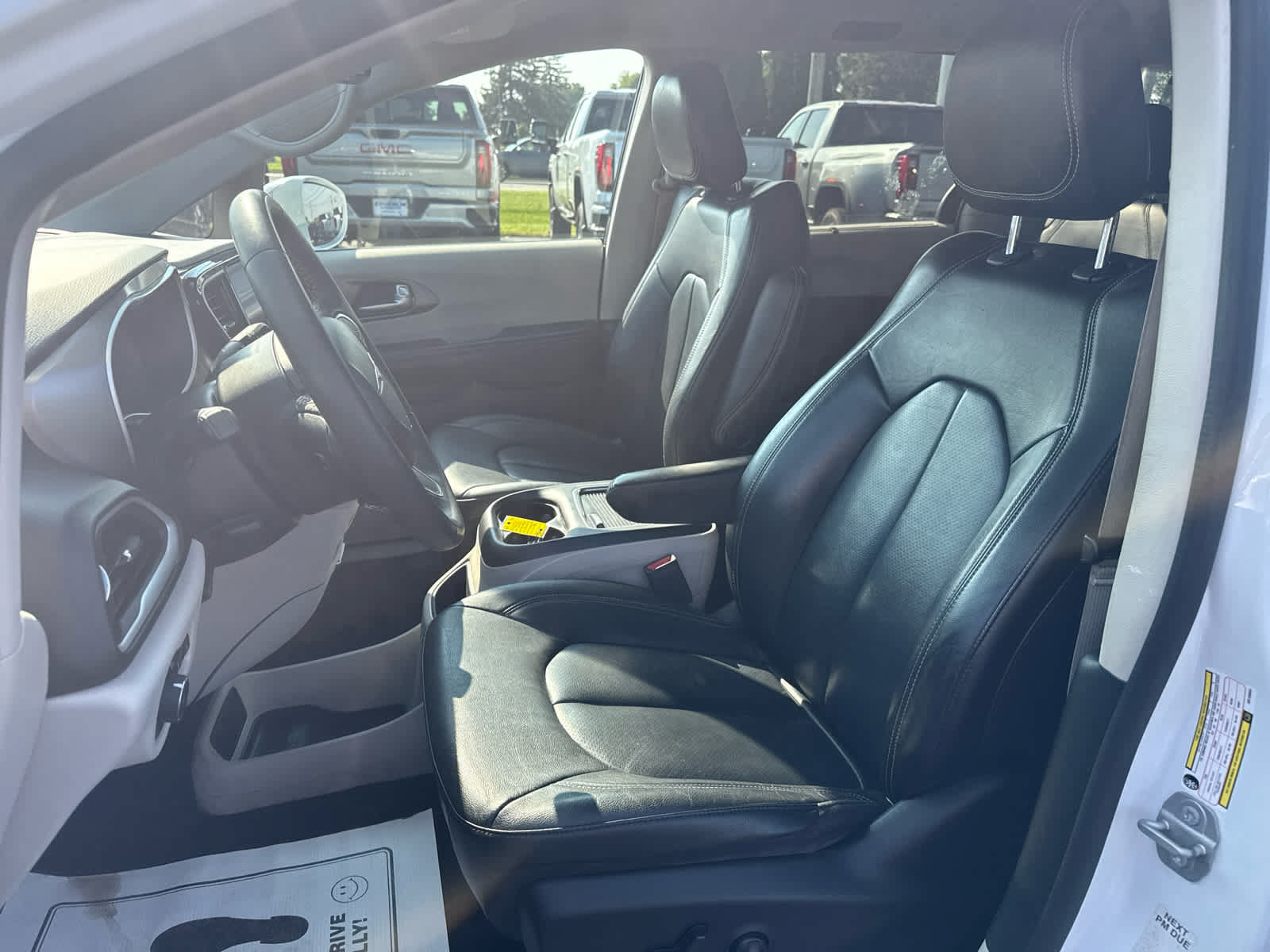Used 2022 Chrysler Pacifica Touring-L FWD image 10