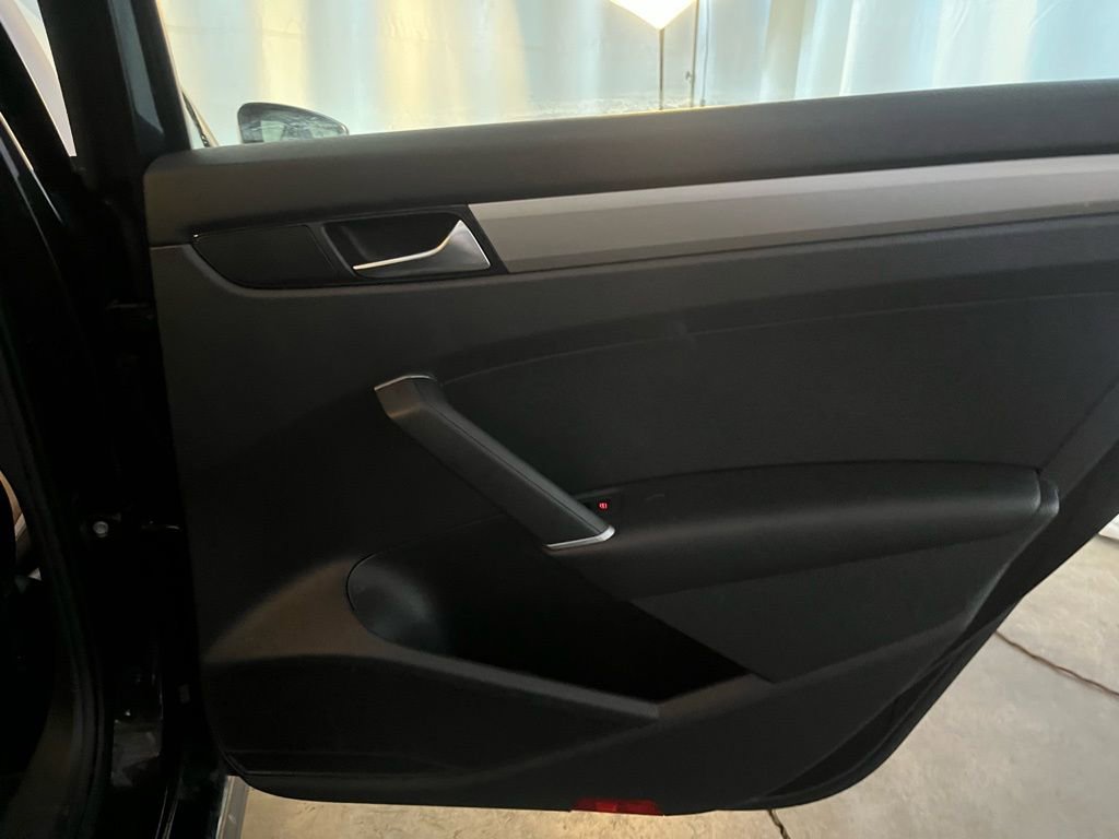 Certified 2021 Volkswagen Passat 2.0T S image 26