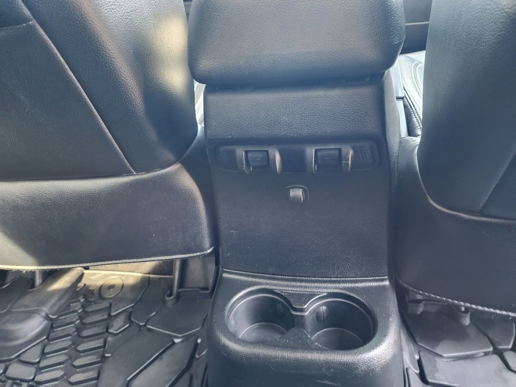 Used 2017 Jeep Wrangler Unlimited Rubicon image 14