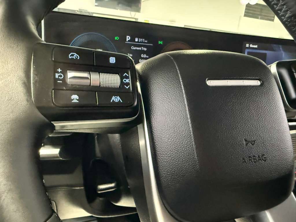 Used 2026 Hyundai Santa Fe SEL image 17