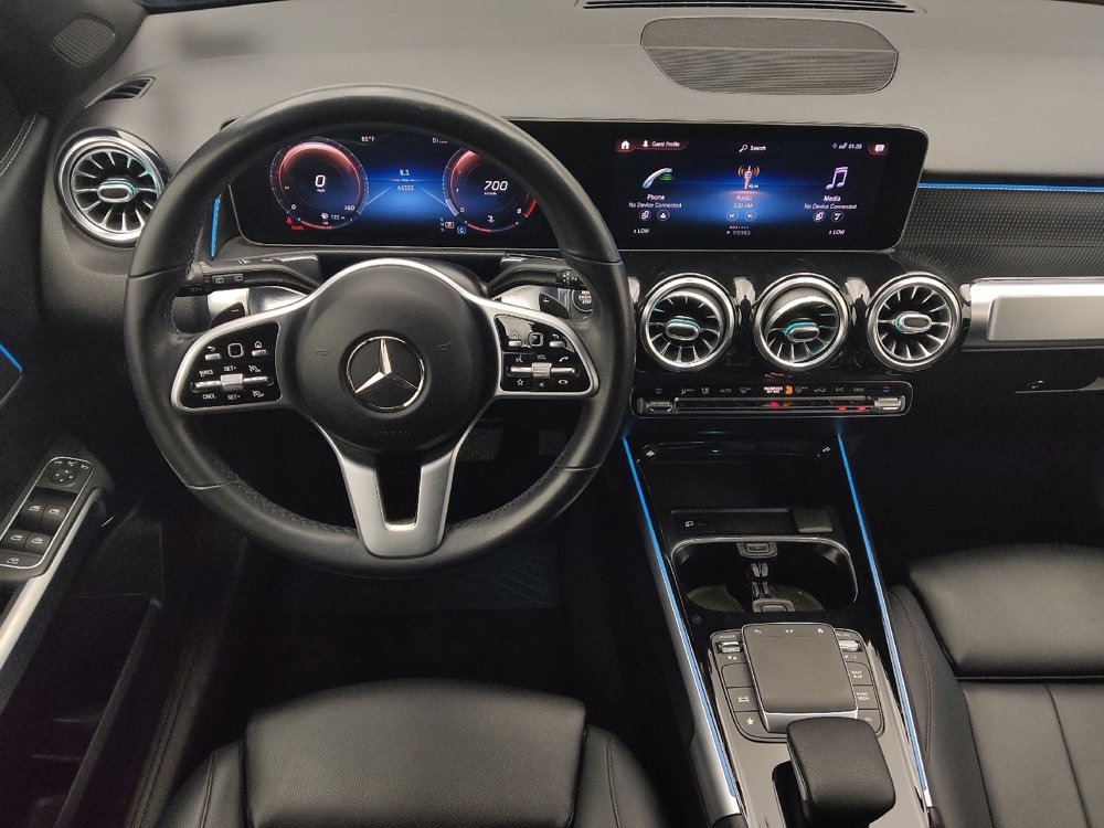 Used 2021 Mercedes-Benz GLB 250 w/ Premium Package image 22