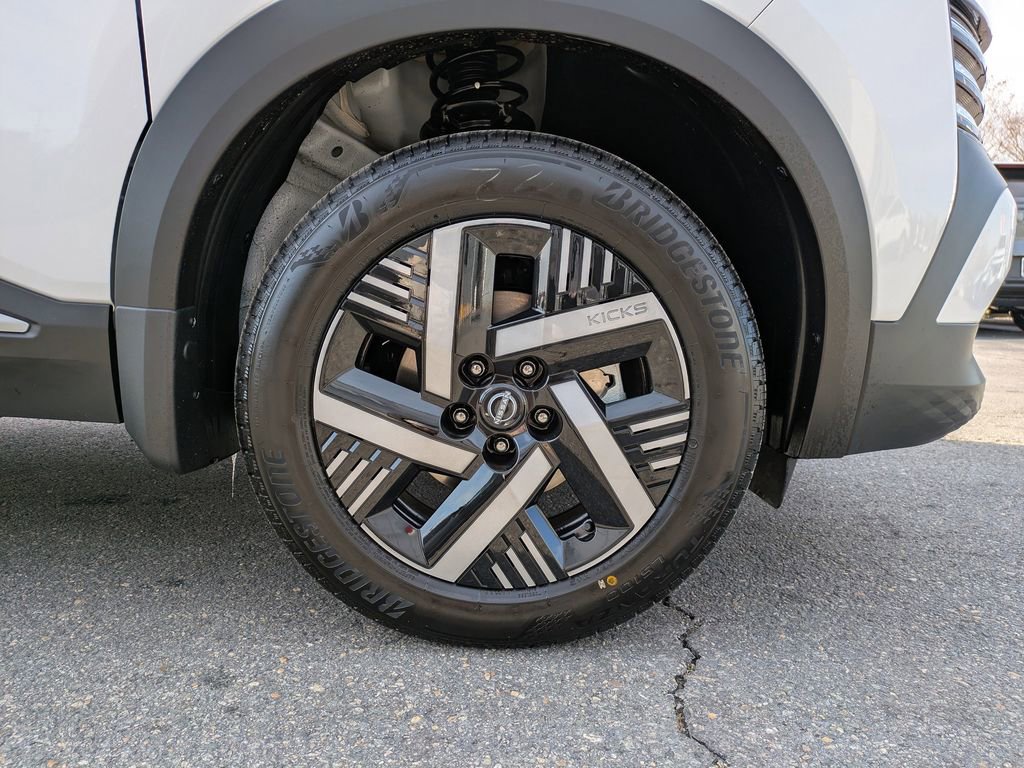 New 2026 Nissan Kicks SV w/ Cold Weather Package FWD image 11
