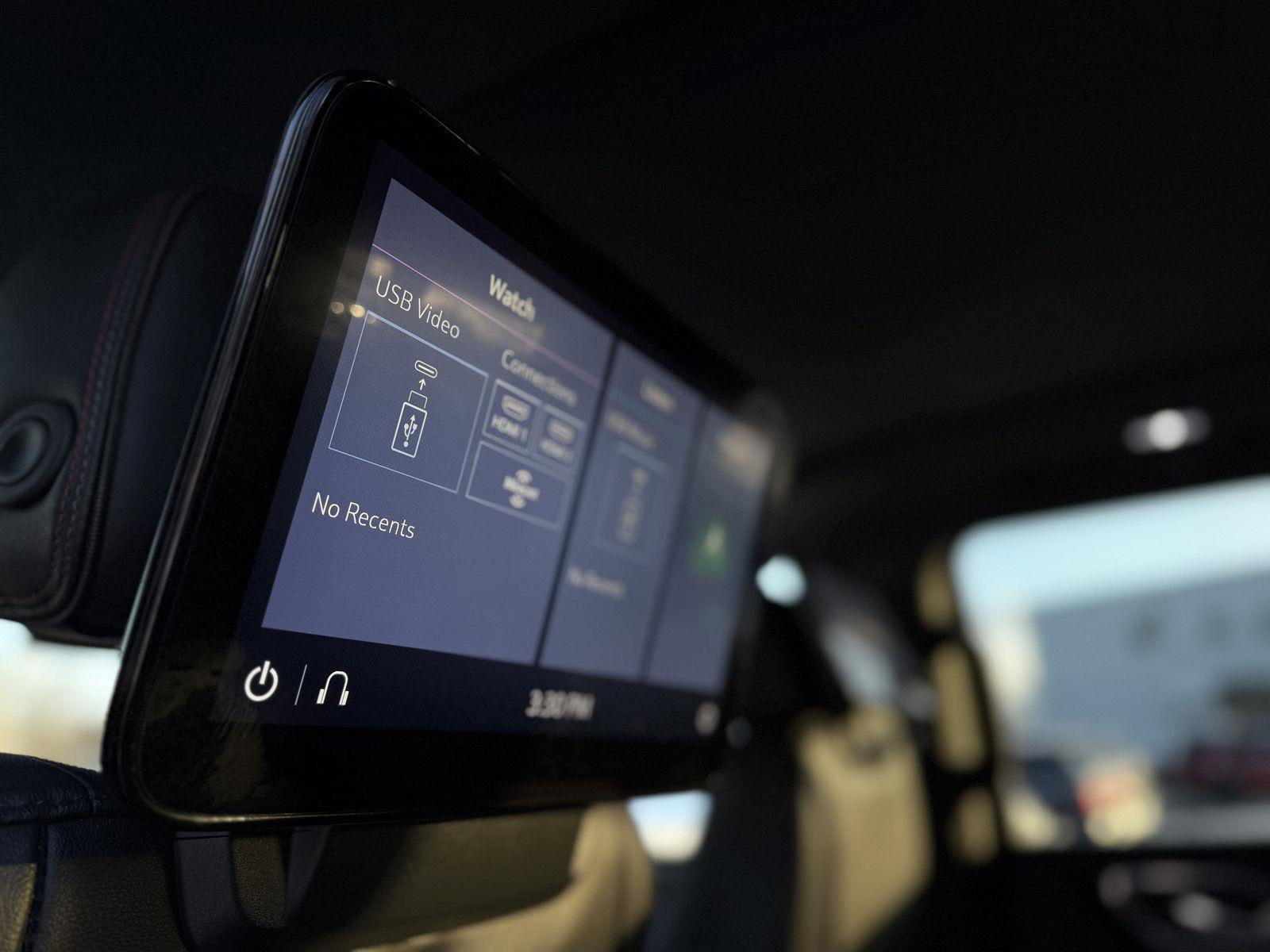 Used 2021 Chevrolet Suburban RST w/ Luxury Package image 14