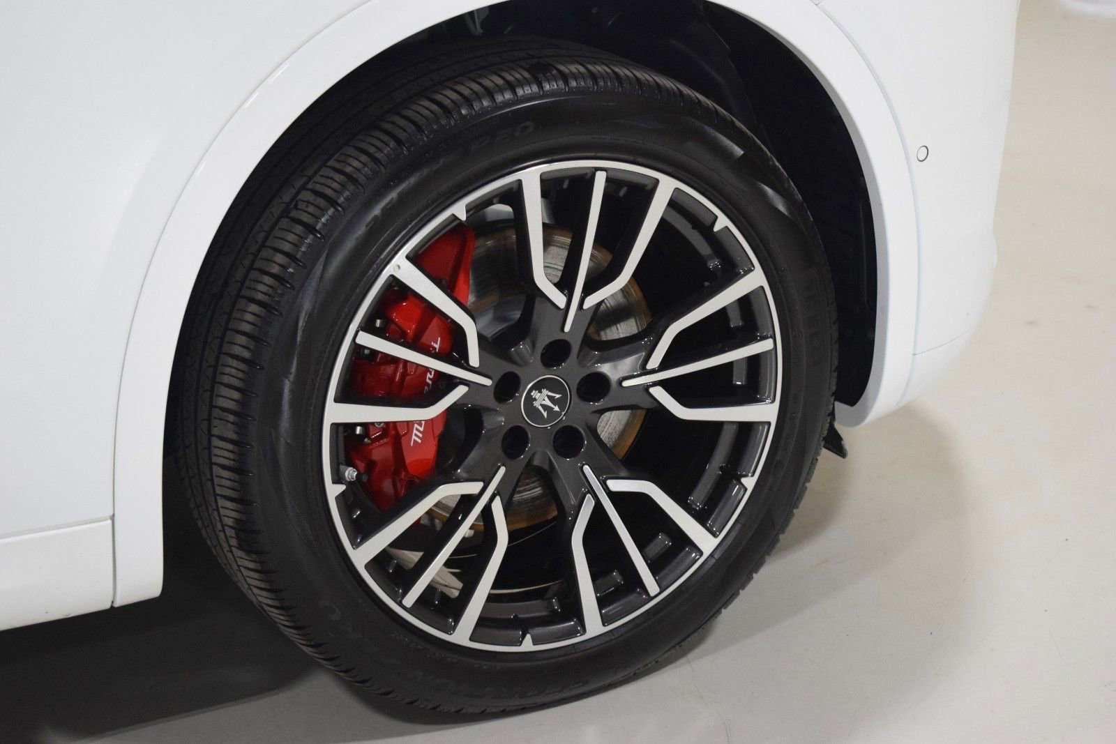 Used 2023 Maserati Grecale Modena image 16