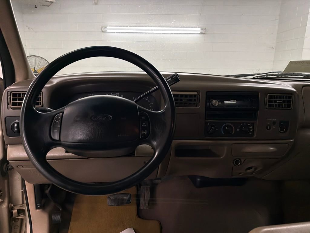 Used 2001 Ford F250 XLT image 7