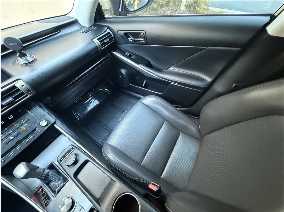 Used 2015 Lexus IS 250 RWD image 12
