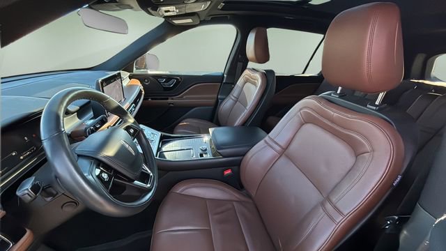 Used 2023 Lincoln Aviator Reserve w/ Equipment Group 201A image 18