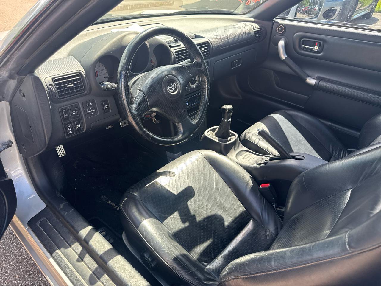 Used 2003 Toyota MR2 RWD image 9