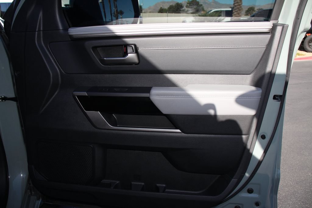 Used 2024 Toyota Tundra Limited AWD/4WD image 26