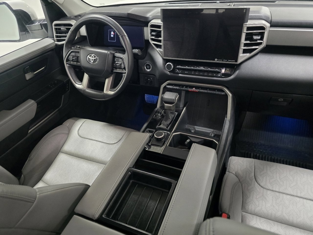 Used 2024 Toyota Tundra Limited image 23