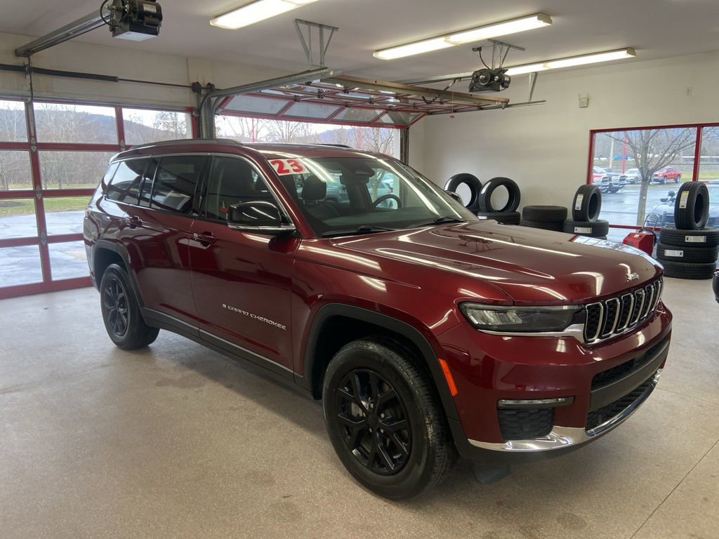 Certified 2023 Jeep Grand Cherokee L Limited w/ Luxury Tech Group II AWD/4WD image 1