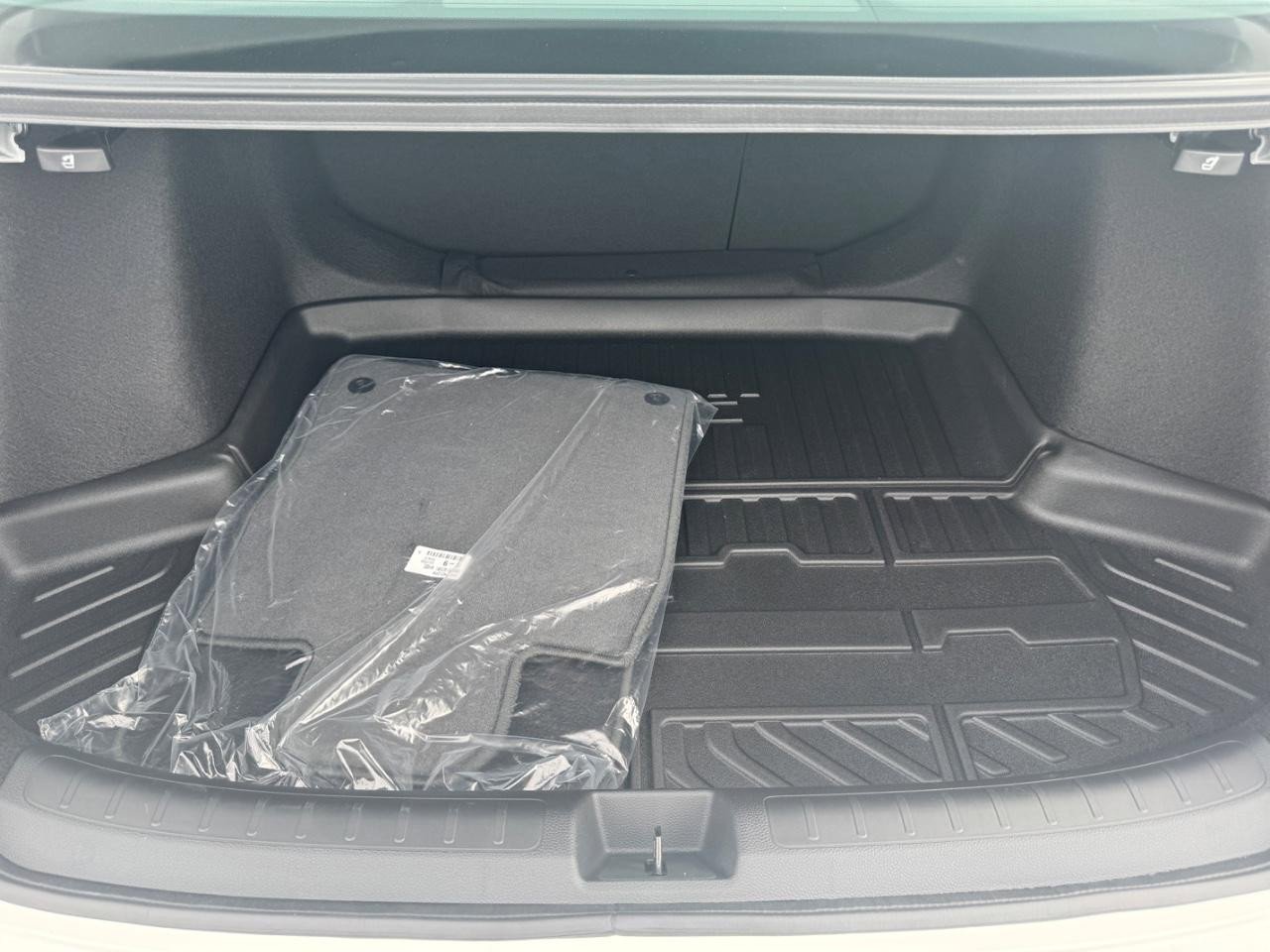 Certified 2025 Honda Civic FWD Hybrid Sedan image 7