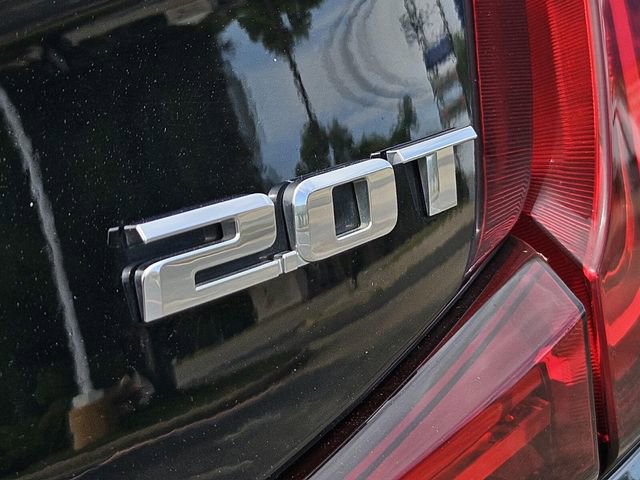 Used 2019 Cadillac XT4 Luxury w/ Cold Weather Package image 12