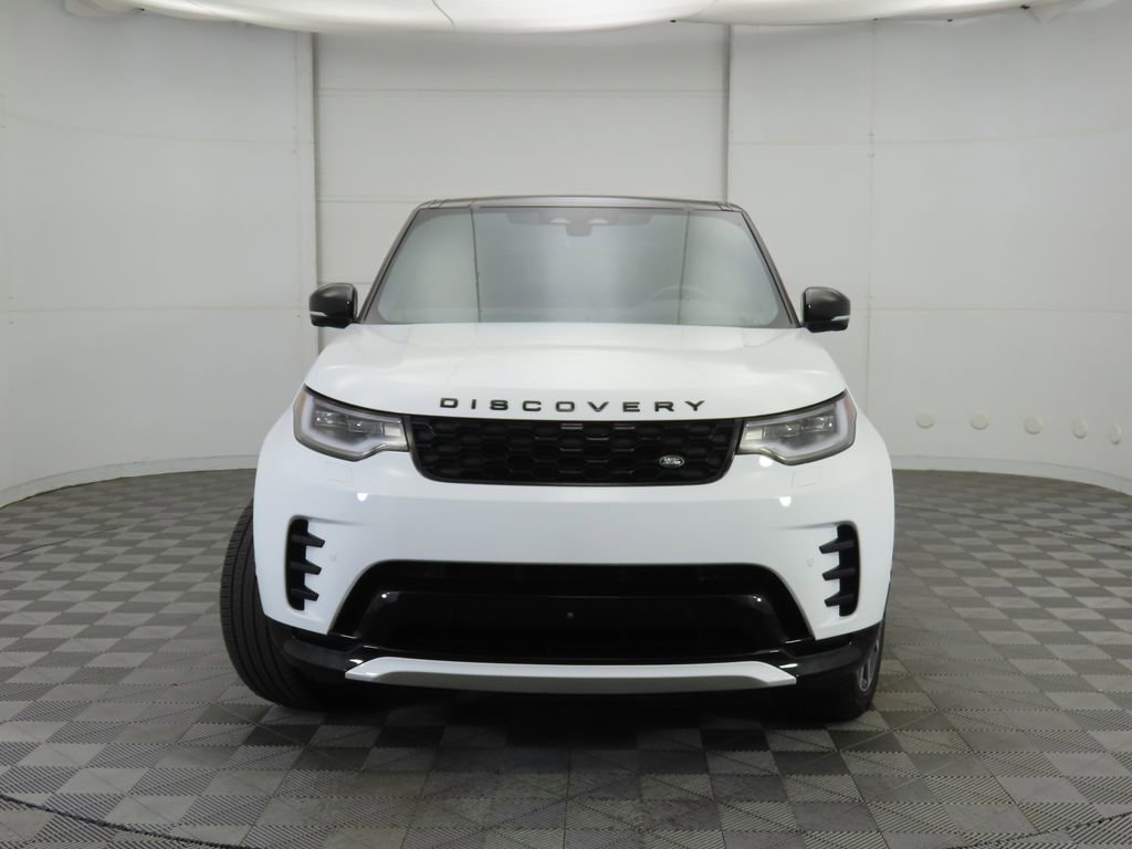 Used 2024 Land Rover Discovery Dynamic SE image 2