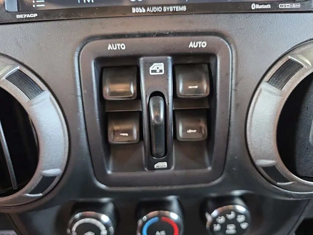 Used 2016 Jeep Wrangler Unlimited Sport AWD/4WD image 28