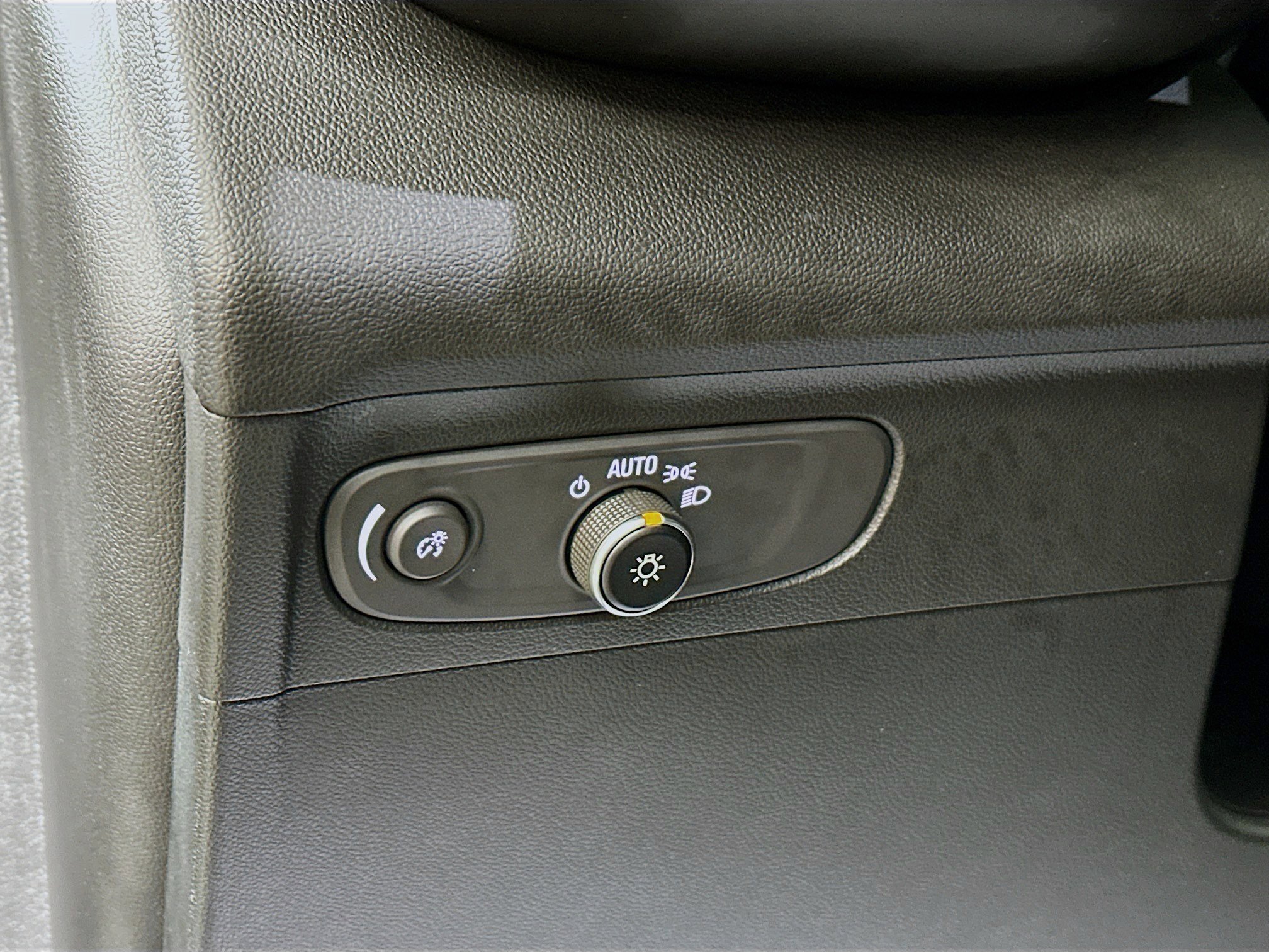 Used 2023 Buick Envision Preferred AWD/4WD image 10