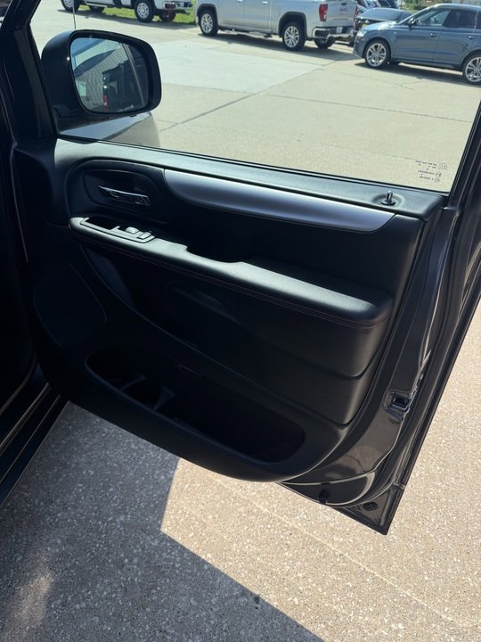Used 2019 Dodge Grand Caravan GT FWD image 15