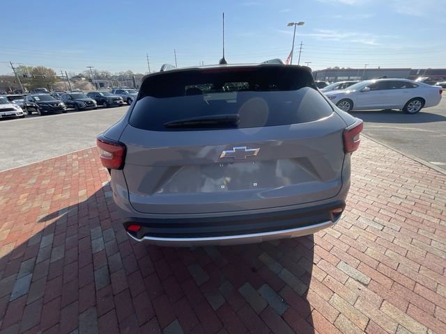 Used 2025 Chevrolet Trax LT w/ Driver Confidence Package image 15