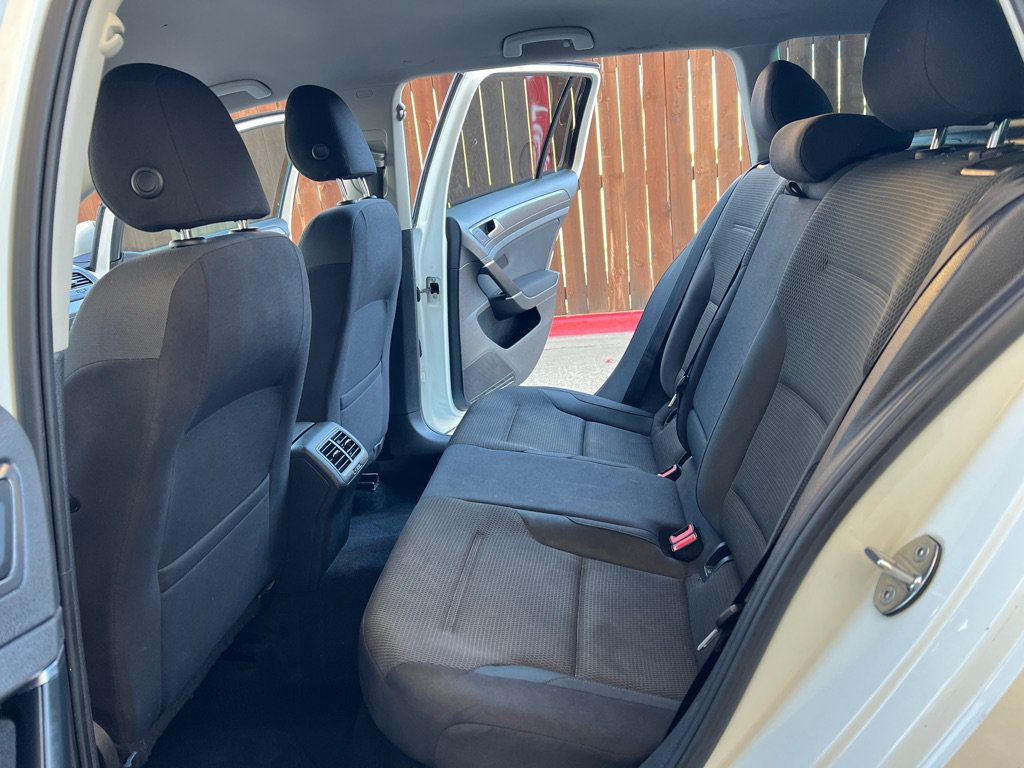 Used 2019 Volkswagen Golf S FWD image 11