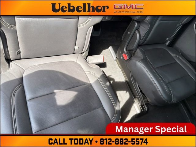 Used 2023 Chevrolet Traverse LT AWD/4WD image 6