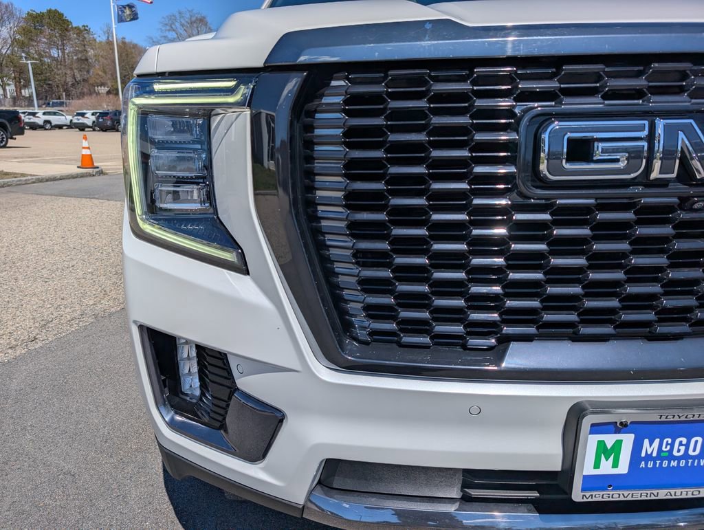 Used 2023 GMC Yukon Denali Ultimate AWD/4WD image 10