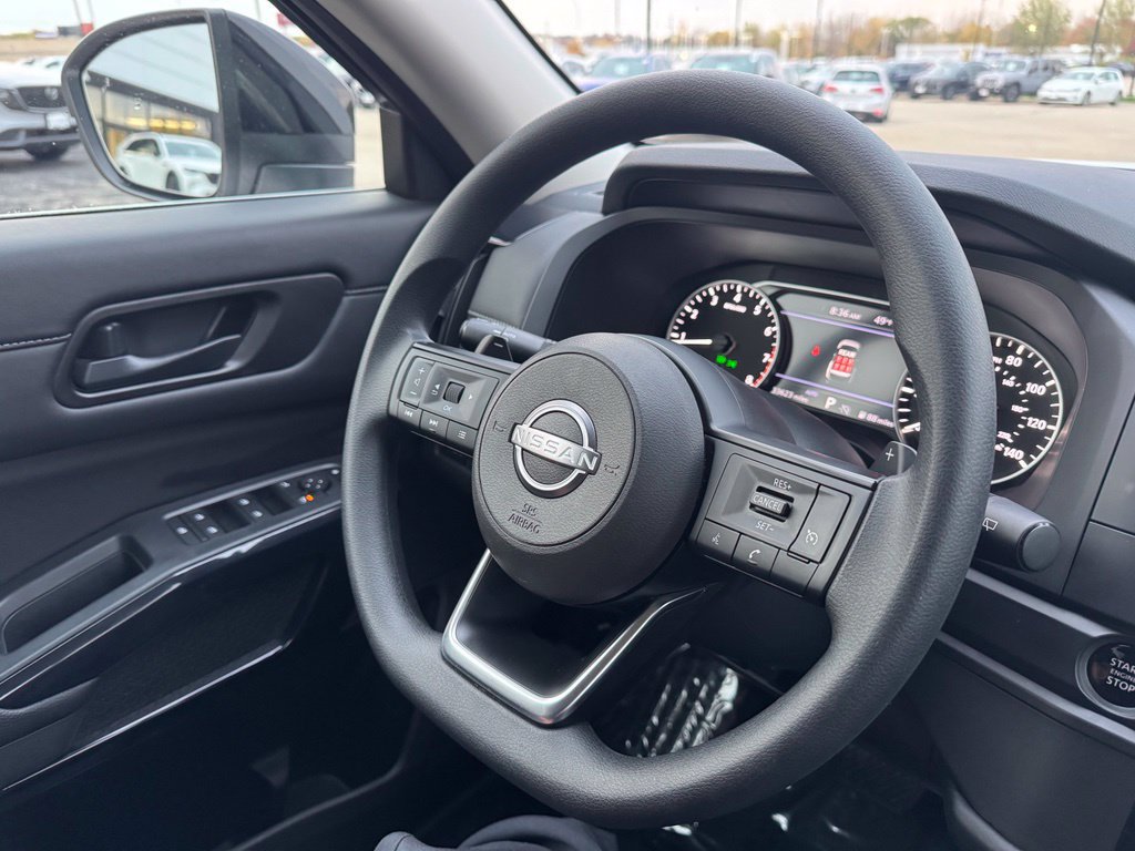 Used 2025 Nissan Pathfinder S AWD/4WD image 19