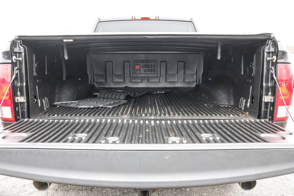 Used 2017 RAM 1500 Express w/ Black Ram 1500 Express Group AWD/4WD image 32