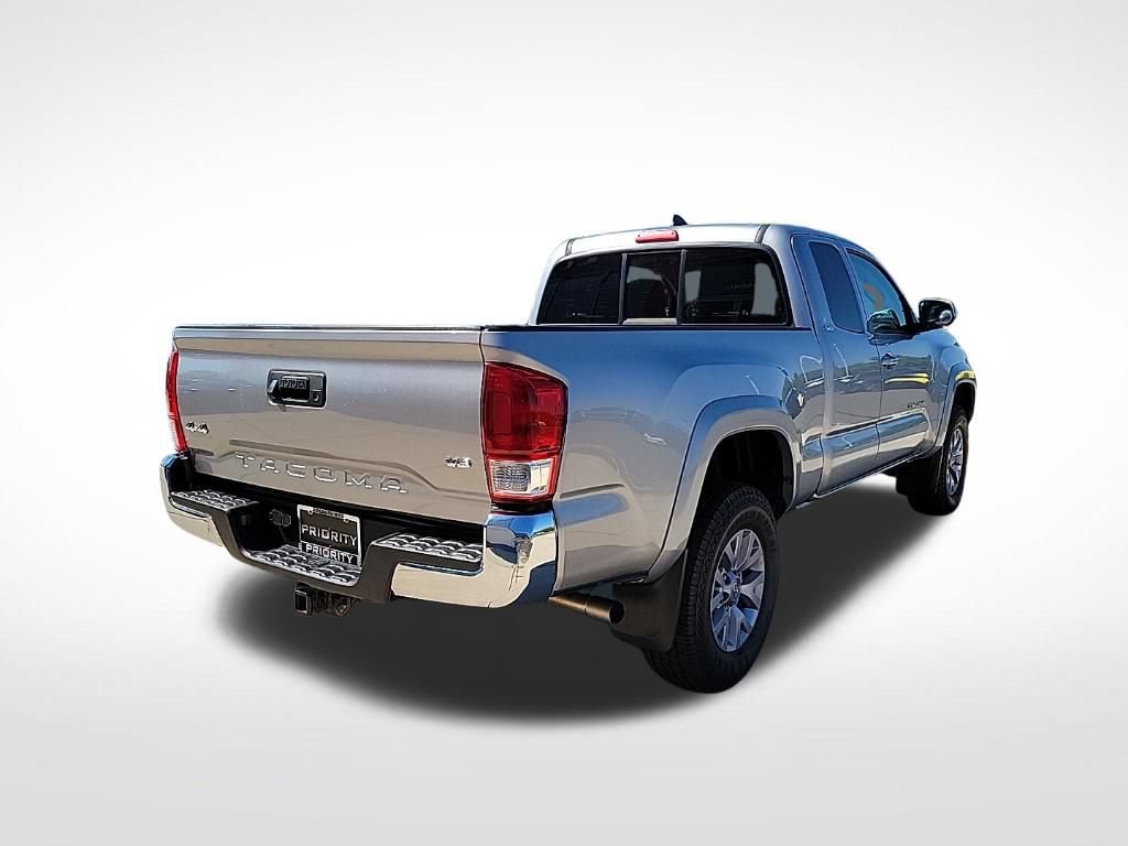 Used 2017 Toyota Tacoma SR5 AWD/4WD image 10