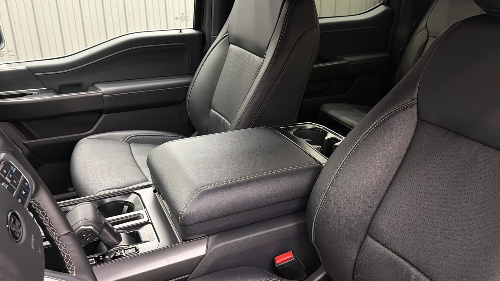 Used 2025 Ford F150 Lariat AWD/4WD image 27