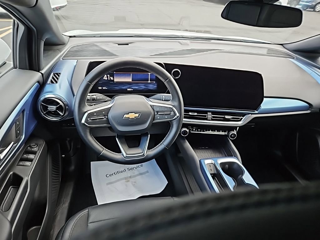 Used 2025 Chevrolet Equinox EV LT w/ Convenience Package image 10