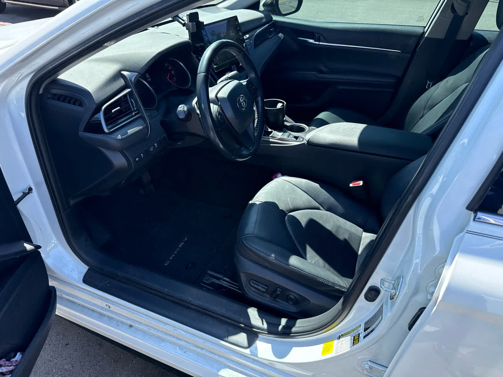 Used 2021 Toyota Camry XSE FWD image 7