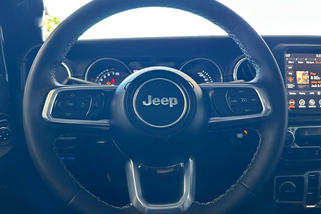 Used 2023 Jeep Wrangler Unlimited Sahara AWD/4WD image 28