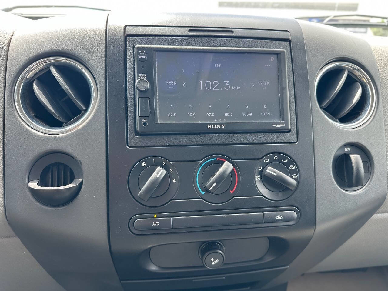 Used 2005 Ford F150 XLT RWD image 17