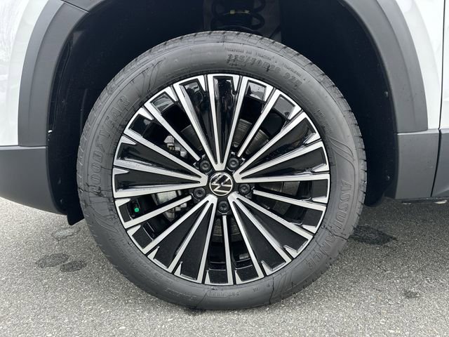 New 2026 Volkswagen Taos SE FWD image 11