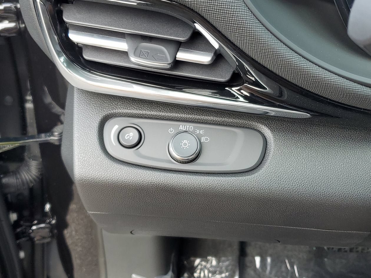 New 2026 Buick Envista Sport Touring w/ Convenience II Package FWD image 29