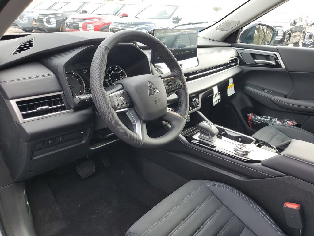 New 2026 Mitsubishi Outlander AWD image 15