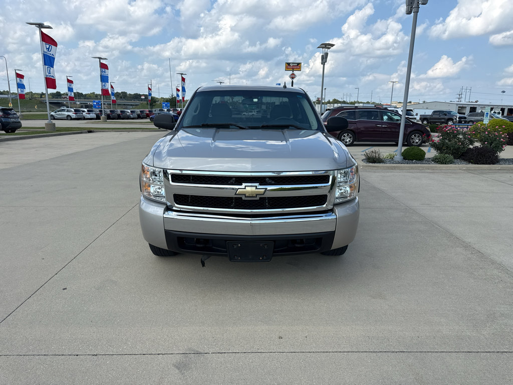Used 2008 Chevrolet Silverado 1500 LT w/ Power Pack Plus AWD/4WD image 2