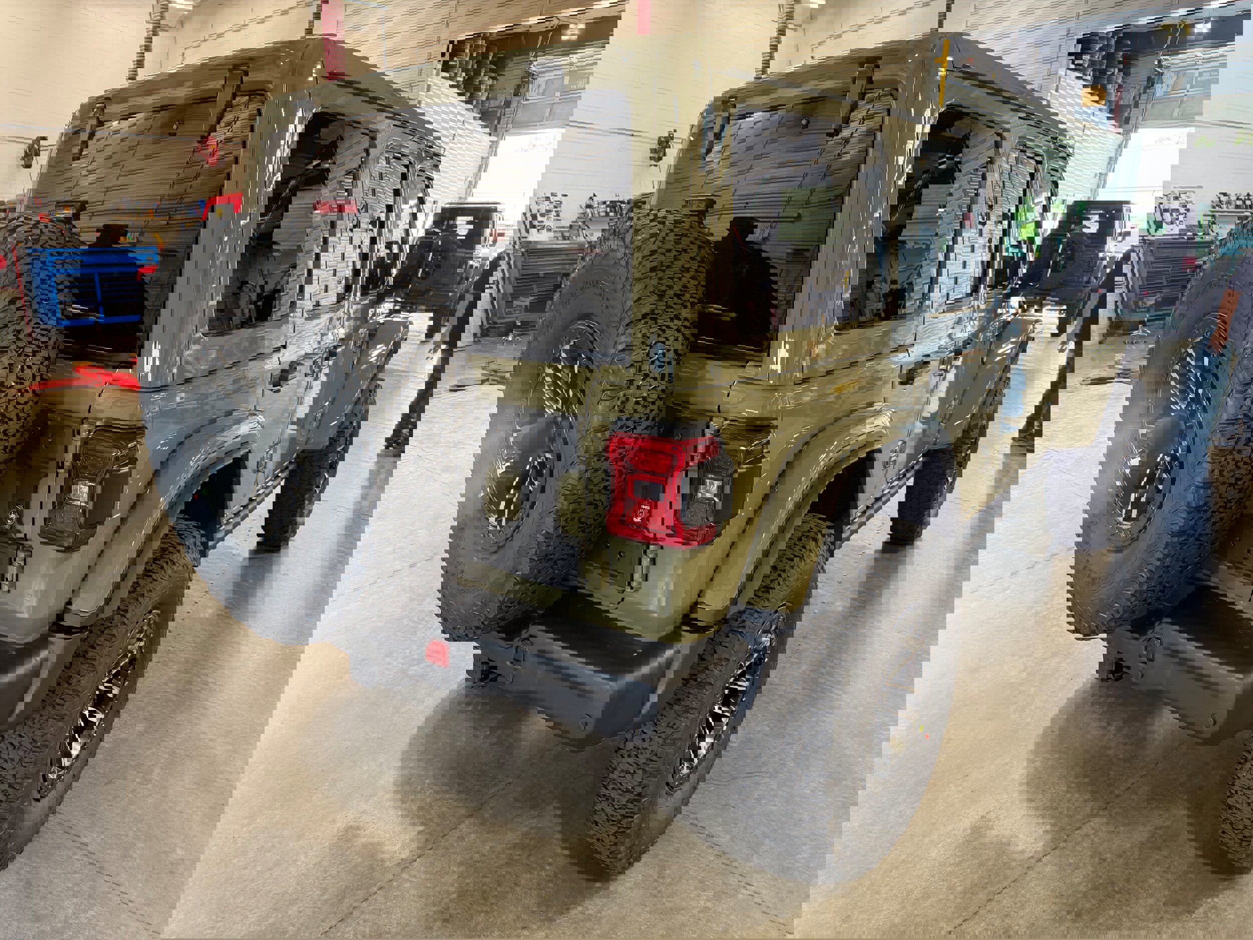 New 2025 Jeep Wrangler Unlimited Rubicon image 14