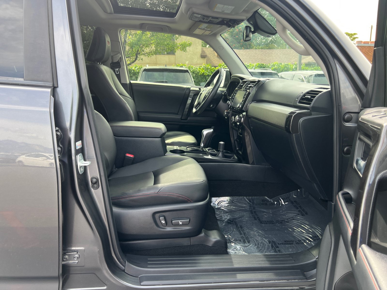 Used 2020 Toyota 4Runner TRD Off-Road Premium w/ Moonroof Package AWD/4WD image 29