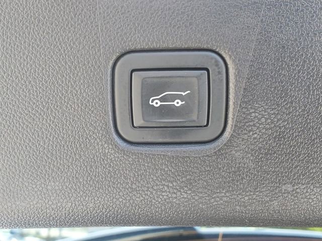 Used 2020 Chevrolet Blazer LT w/ Redline Edition FWD image 11