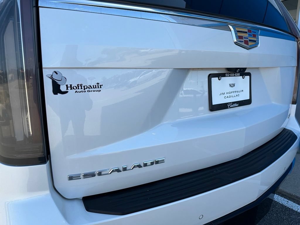 Used 2023 Cadillac Escalade Premium Luxury w/ LPO, Illumination Package RWD image 5
