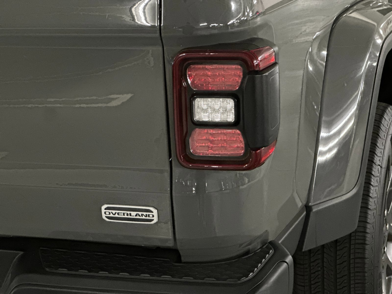 Used 2020 Jeep Gladiator Overland image 26