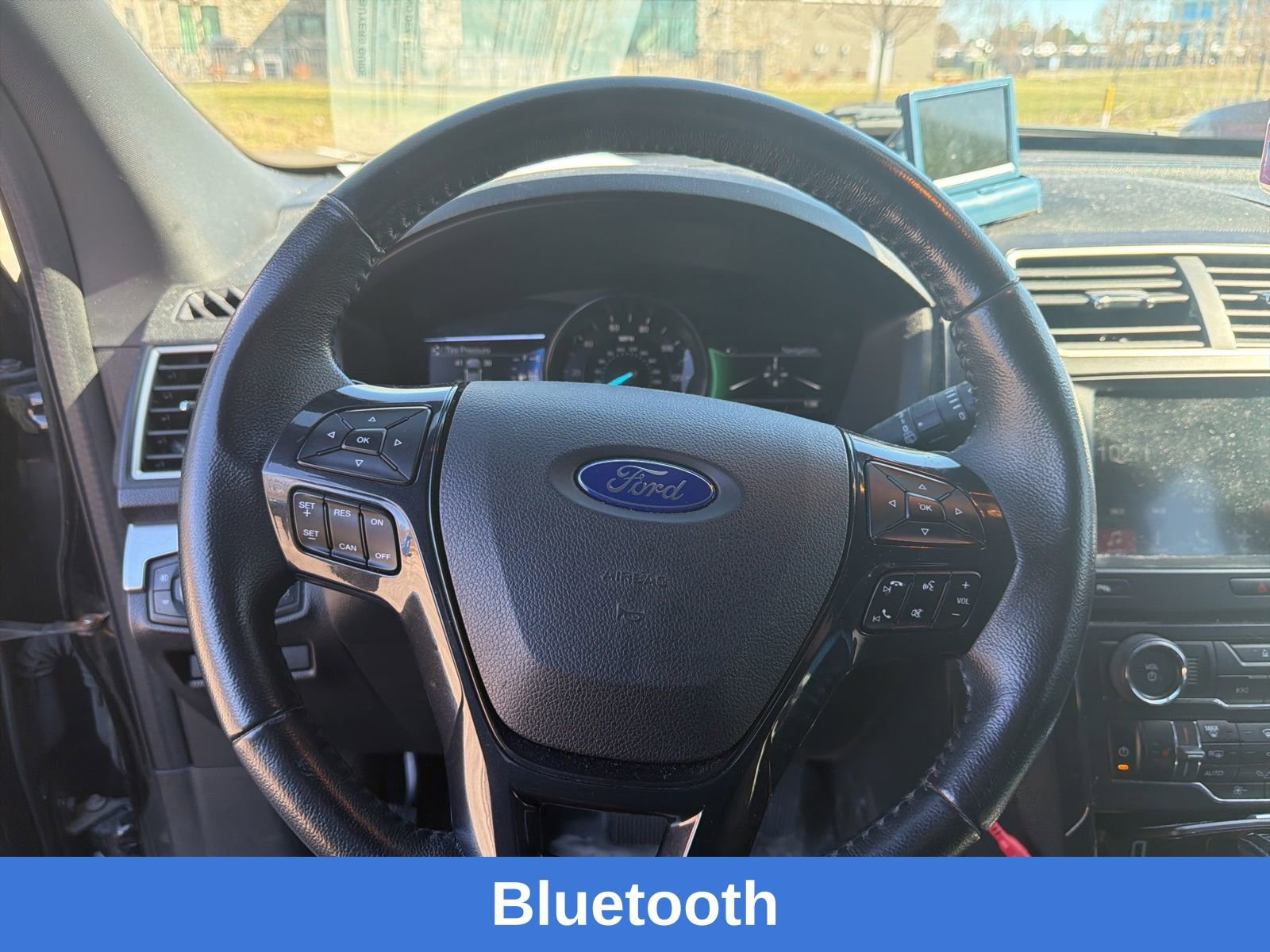 Used 2017 Ford Explorer XLT image 13