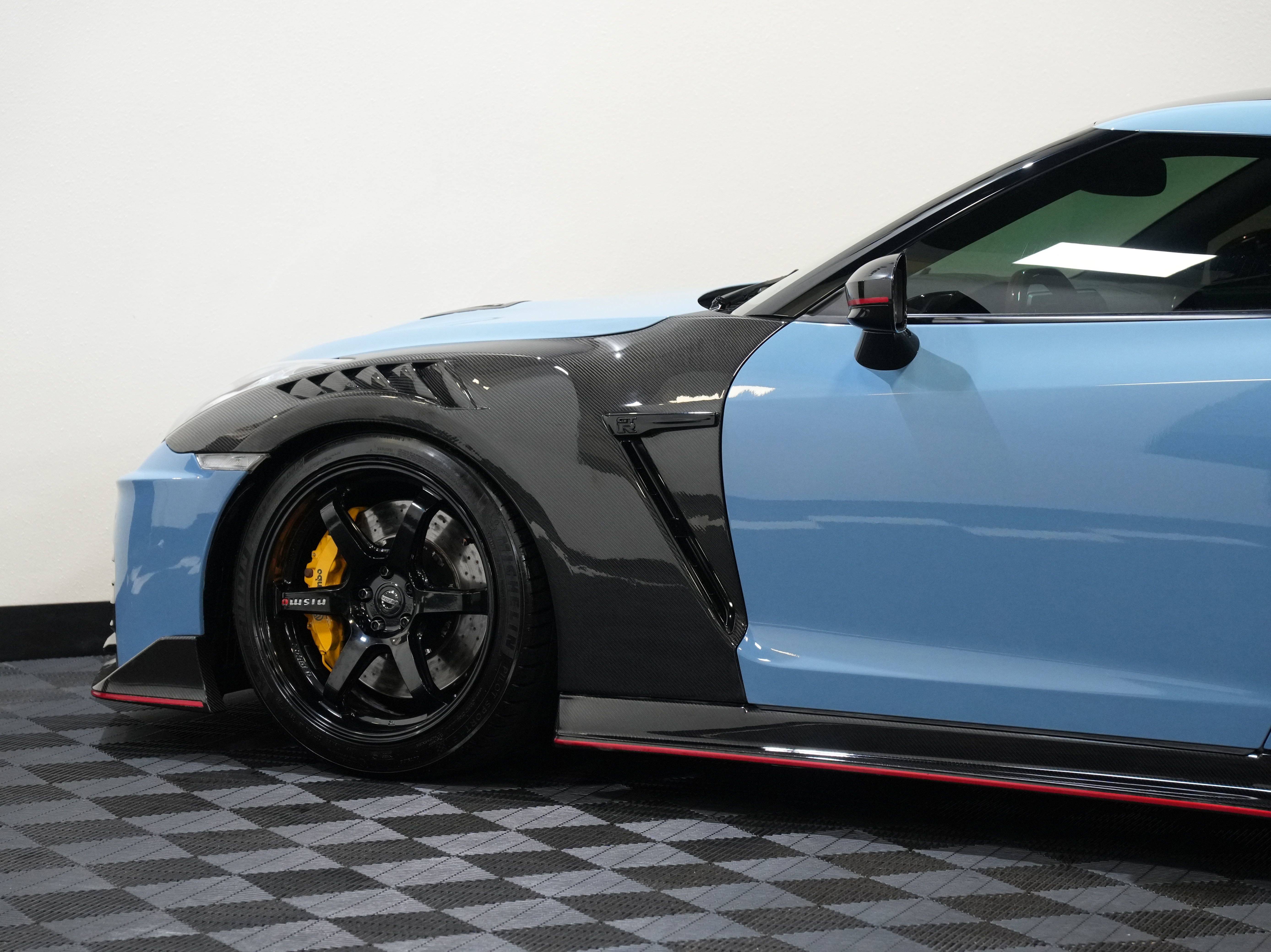 Used 2017 Nissan GT-R NISMO AWD/4WD image 21